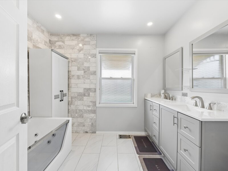 117 Sunrise Avenue Willowbrook IL 60527