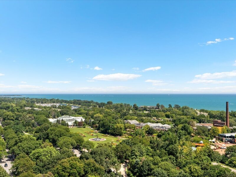 2000 N Lincoln Park West Chicago IL 60614