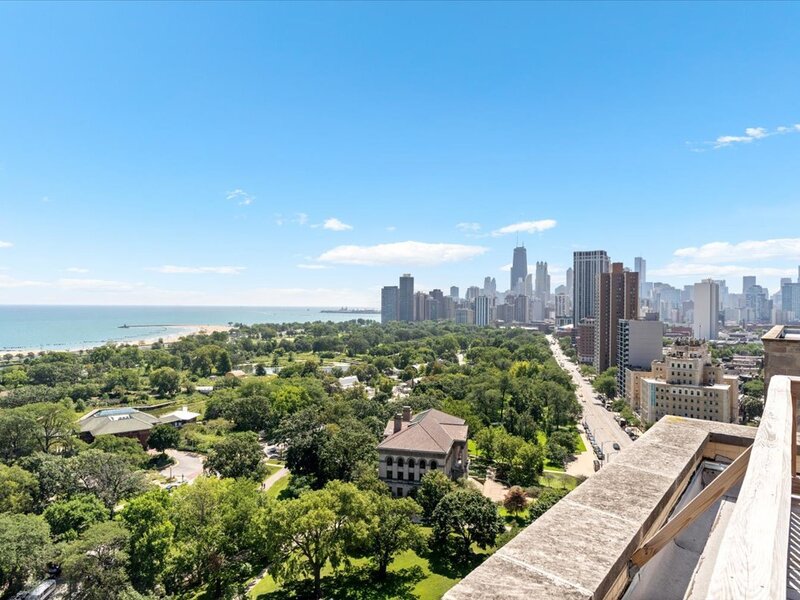 2000 N Lincoln Park West Chicago IL 60614