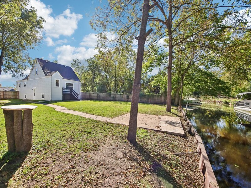 37966 N Nora Place Spring Grove IL 60081
