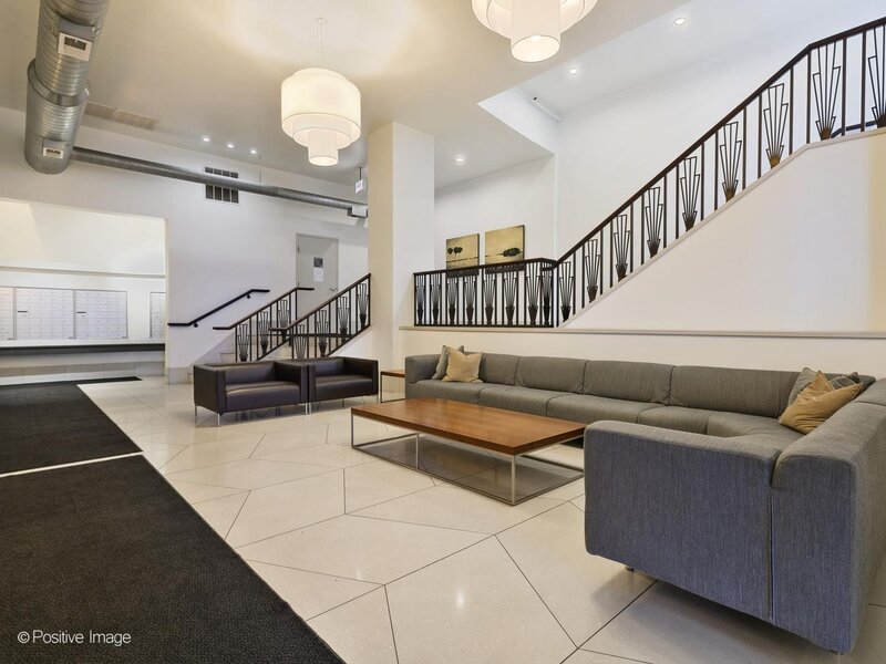 758 N Larrabee Street Chicago IL 60654