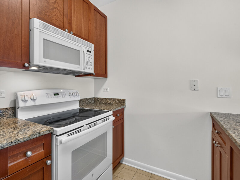 1572 Maple Avenue Evanston IL 60201