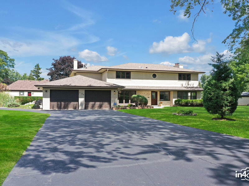 124 E Monterey Avenue Schaumburg IL 60193