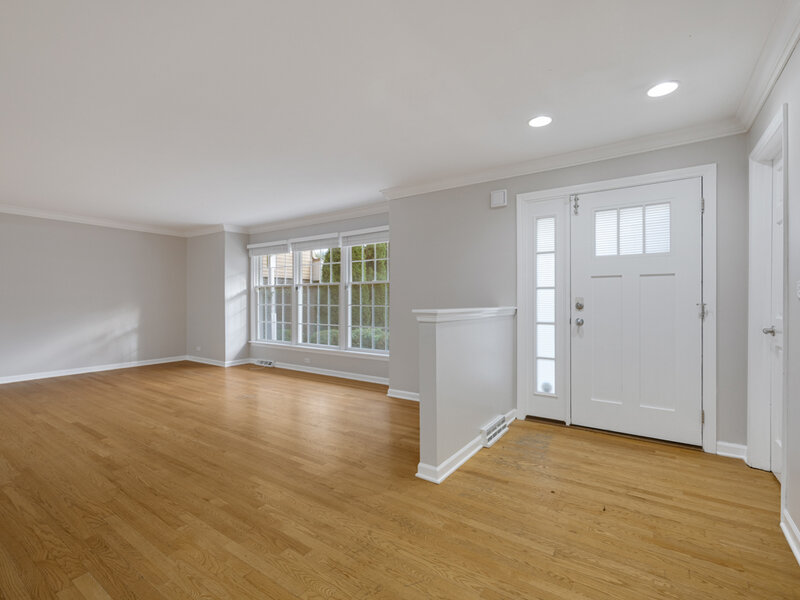 2206 W Lawrence Lane Mount Prospect IL 60056