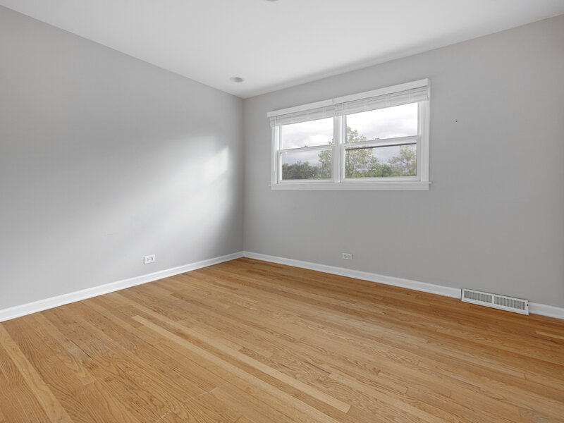 2206 W Lawrence Lane Mount Prospect IL 60056