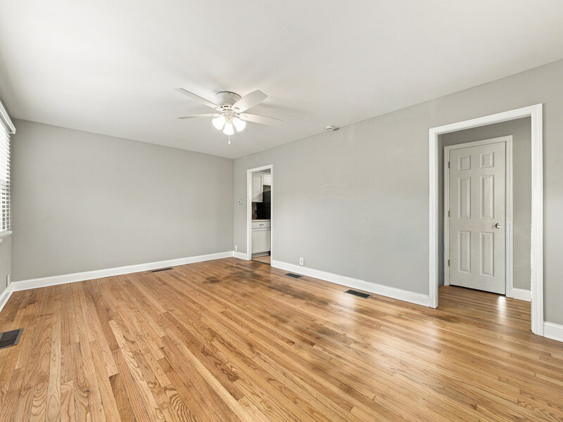 502 S 3rd Street West Dundee IL 60118