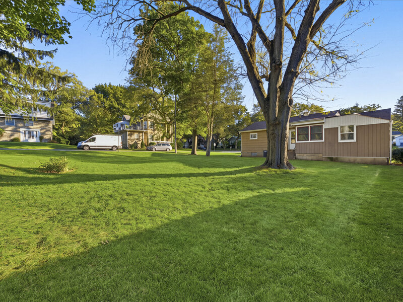 502 S 3rd Street West Dundee IL 60118