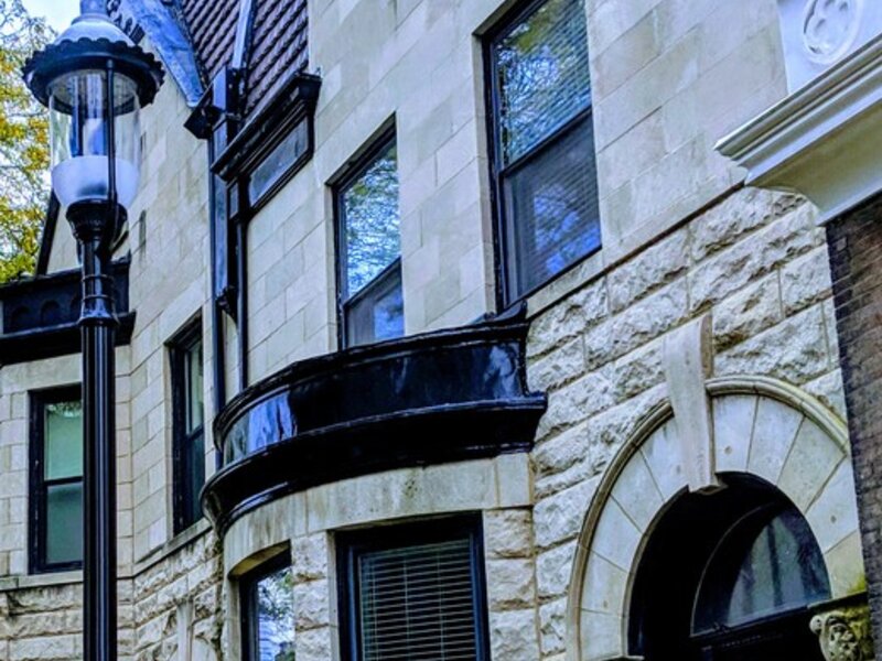 3823 N Alta Vista Terrace Chicago IL 60613
