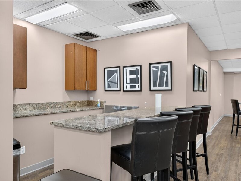 3930 N Pine Grove Avenue Chicago IL 60613