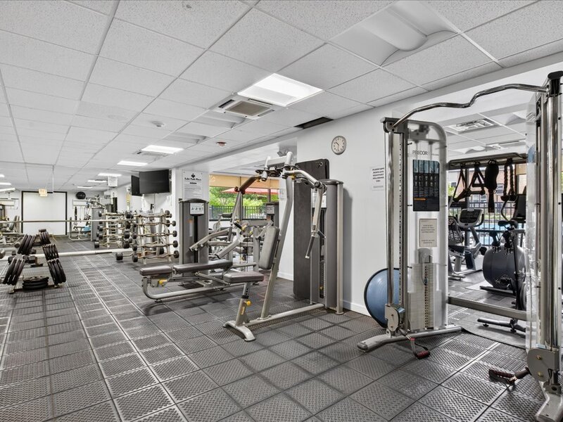 3930 N Pine Grove Avenue Chicago IL 60613