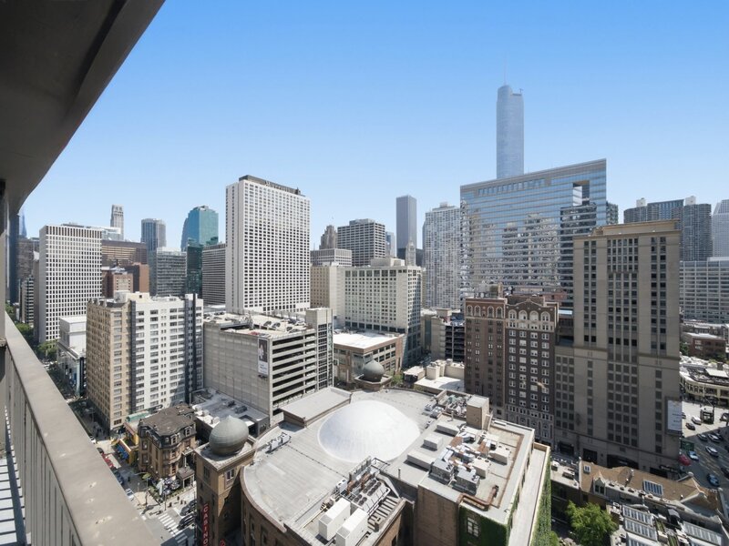 10 E Ontario Street Chicago IL 60611