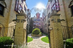 Photo of 5653 N Spaulding Avenue Chicago IL 60659 Unit 3E