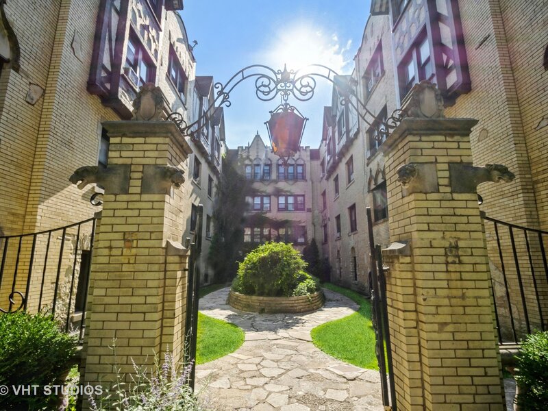 5653 N Spaulding Avenue Chicago IL 60659