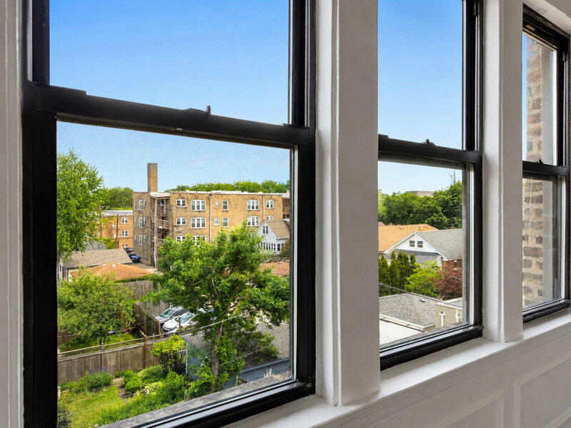 5653 N Spaulding Avenue Chicago IL 60659