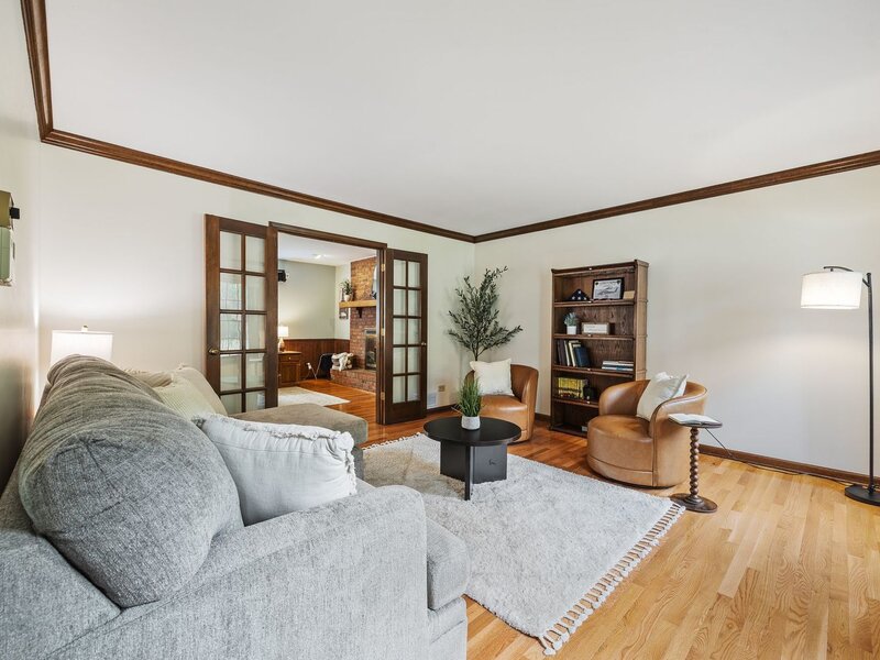 1628 Trent Avenue Naperville IL 60563