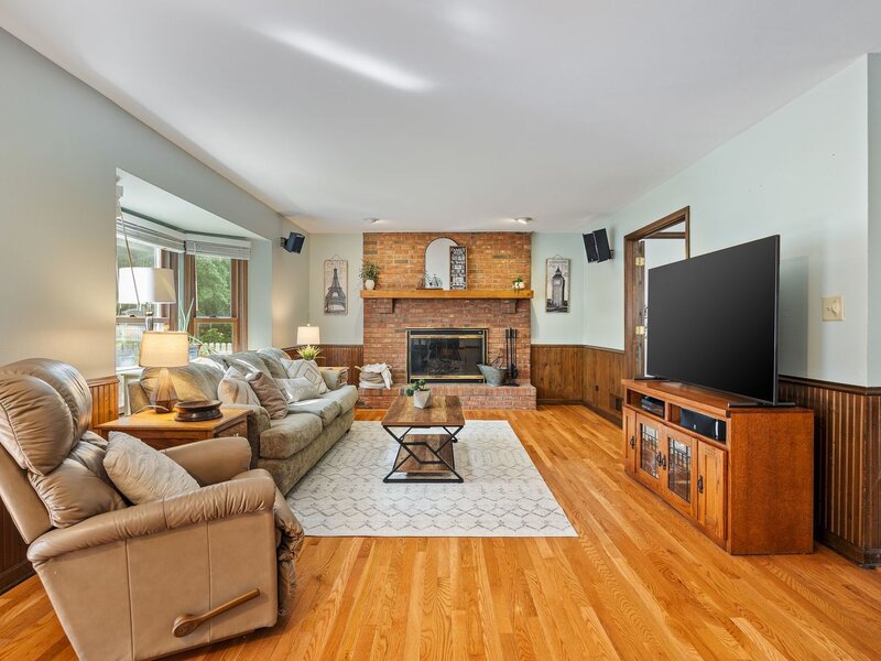 1628 Trent Avenue Naperville IL 60563