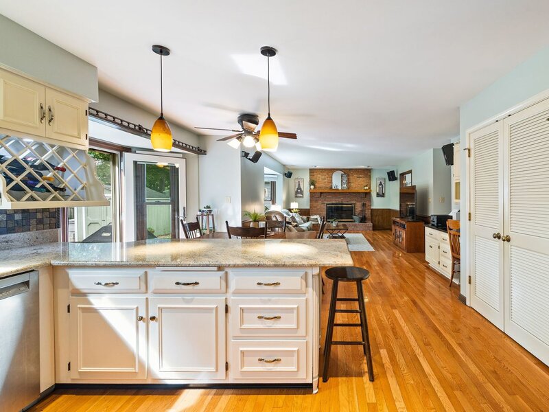 1628 Trent Avenue Naperville IL 60563