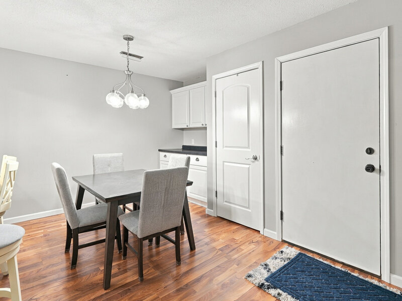 800 E Iowa Street Eldridge IA 52748