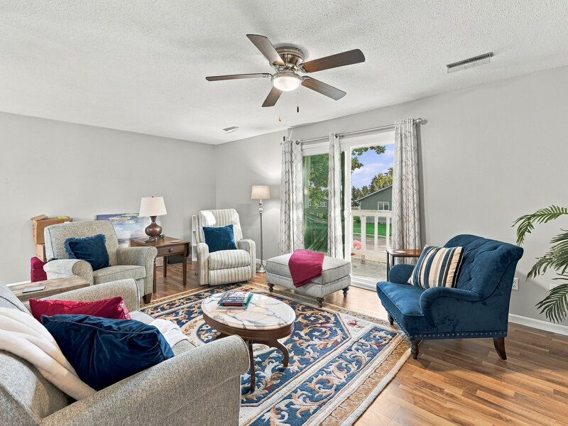 800 E Iowa Street Eldridge IA 52748