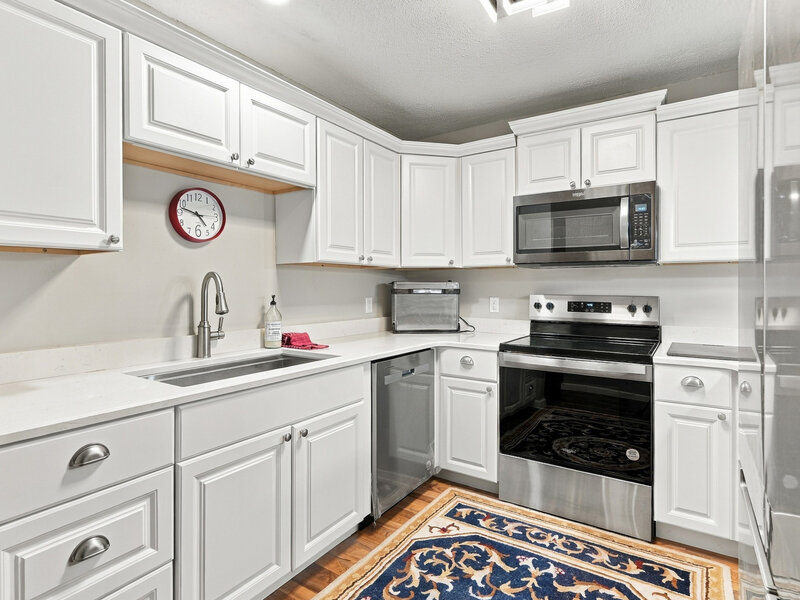 800 E Iowa Street Eldridge IA 52748