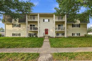 Photo of 800 E Iowa Street Eldridge IA 52748 Unit 2A