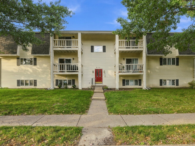 800 E Iowa Street Eldridge IA 52748