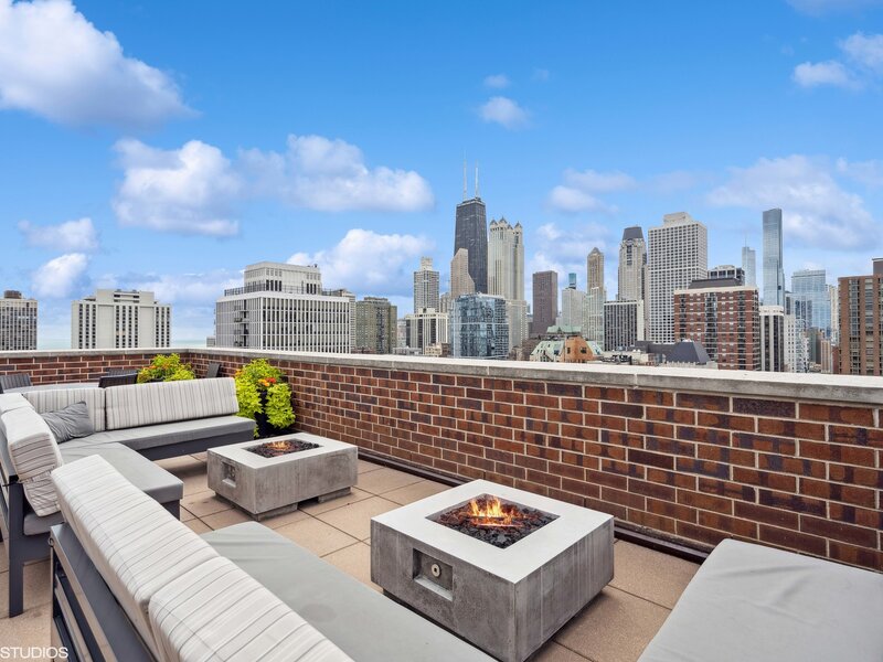 1250 N Dearborn Street Chicago IL 60610