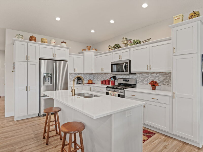 457 N 3rd Avenue Eldridge IA 52748