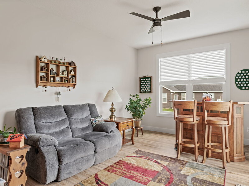 457 N 3rd Avenue Eldridge IA 52748