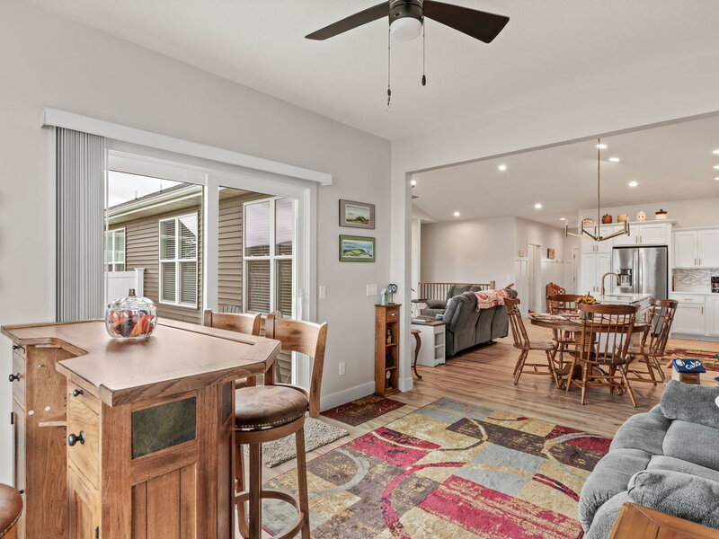457 N 3rd Avenue Eldridge IA 52748
