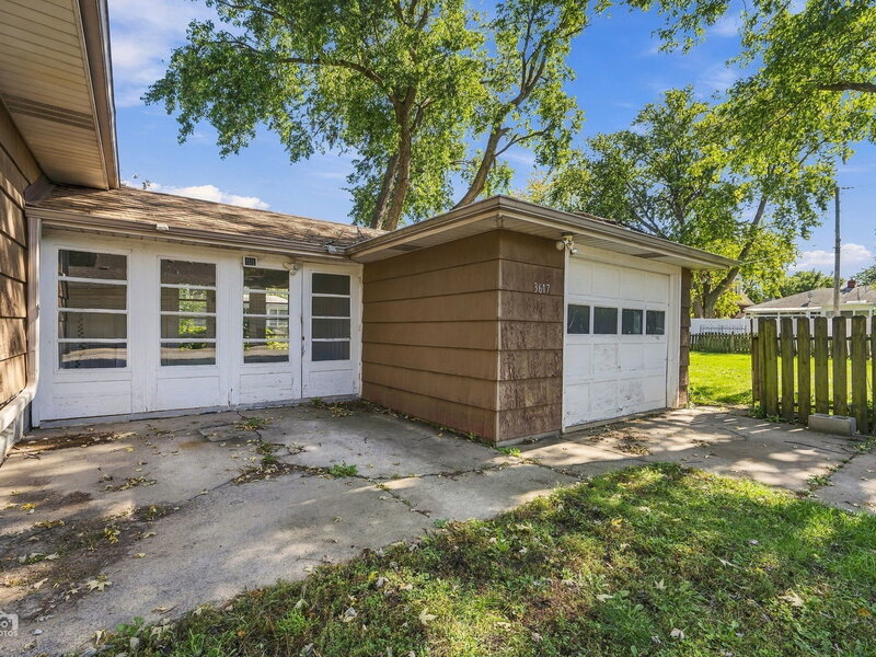 3617 Monroe Street Lansing IL 60438