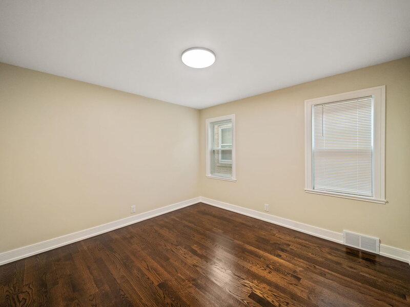 8005 S Campbell Avenue Chicago IL 60652