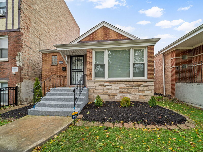 8005 S Campbell Avenue Chicago IL 60652