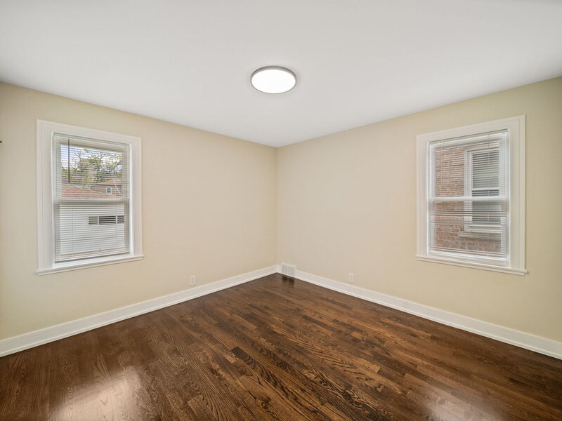8005 S Campbell Avenue Chicago IL 60652