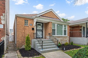 Photo of 8005 S Campbell Avenue Chicago IL 60652