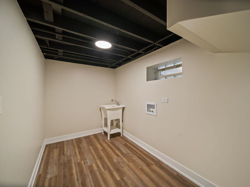 8005 S Campbell Avenue Chicago IL 60652