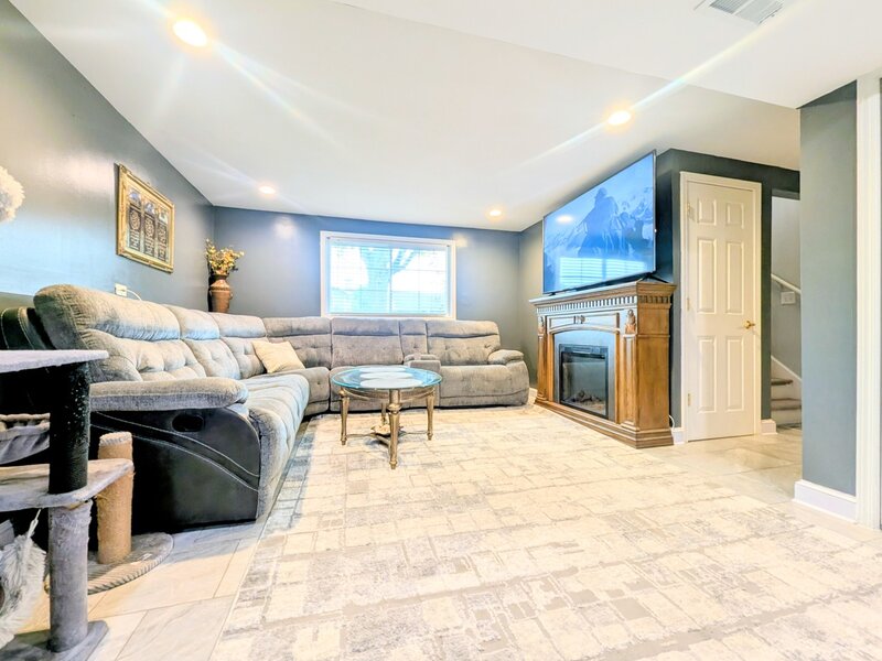 1468 Van Meter Drive Glendale Heights IL 60139
