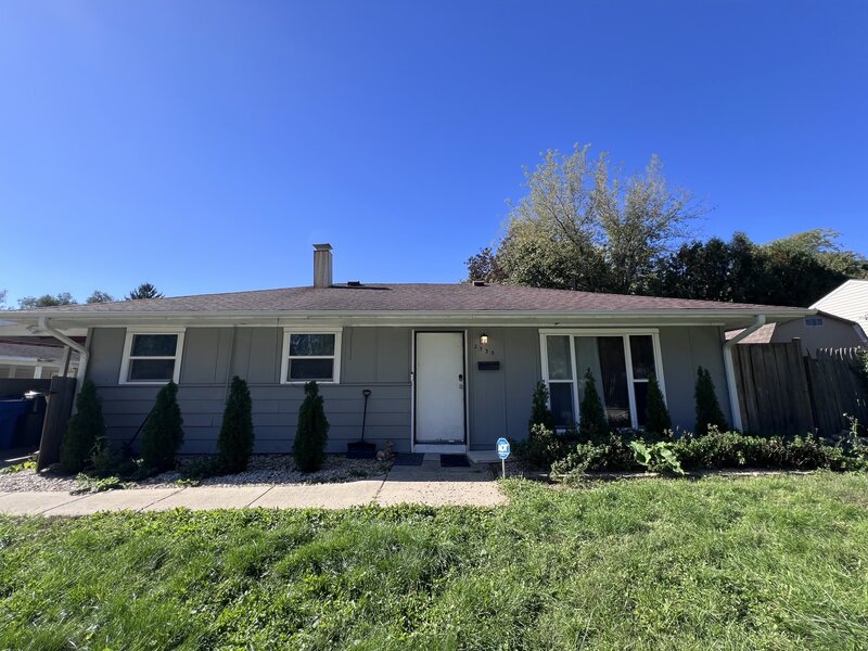 2335 Arrow Street Carpentersville IL 60110