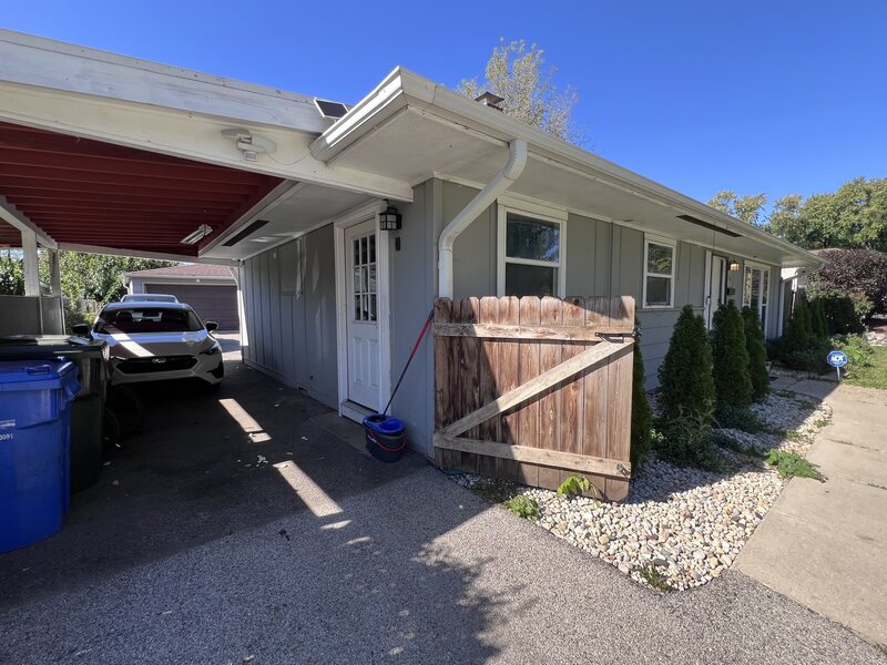 2335 Arrow Street Carpentersville IL 60110
