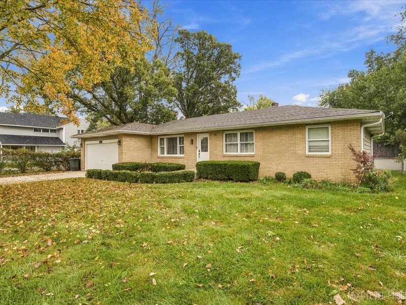 1931 Charles Lane Aurora IL 60505