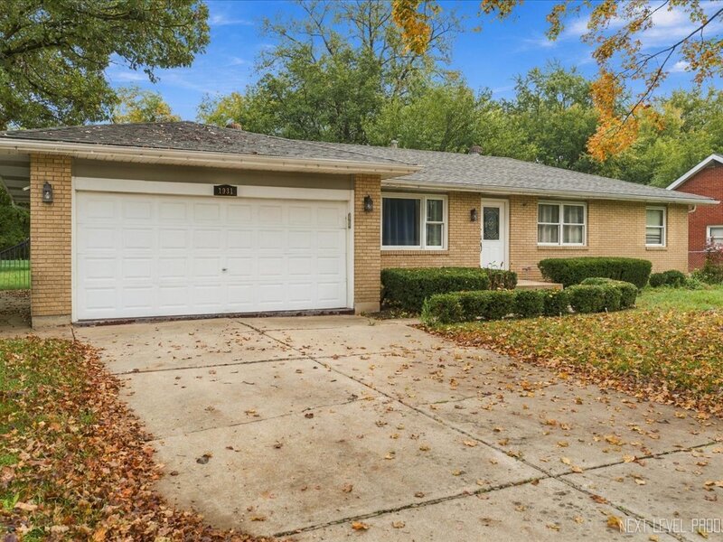 1931 Charles Lane Aurora IL 60505