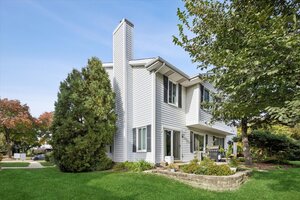 Photo of 7937 Knottingham Circle Darien IL 60561