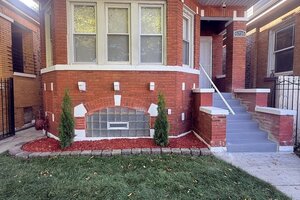 Photo of 6716 S Bell Avenue Chicago IL 60636