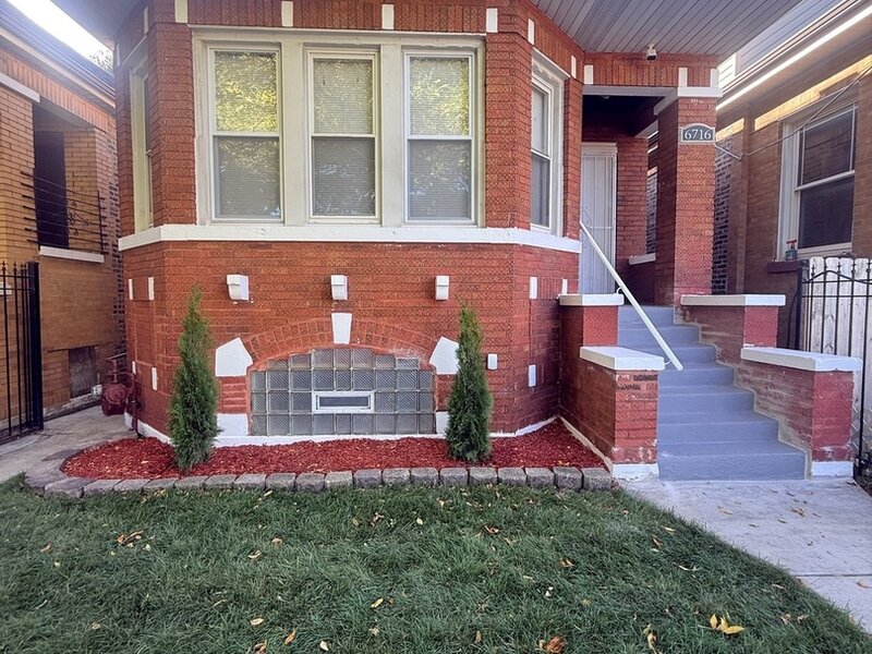 6716 S Bell Avenue Chicago IL 60636