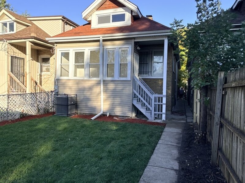 6716 S Bell Avenue Chicago IL 60636