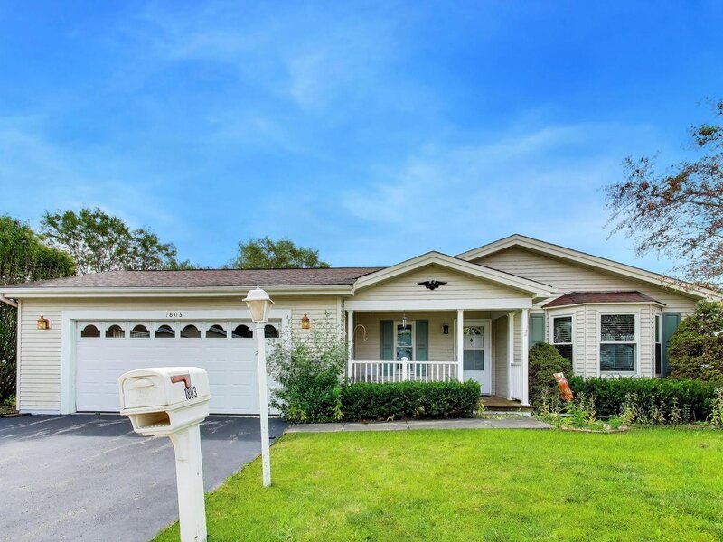 1803 Paddock Court Grayslake IL 60030