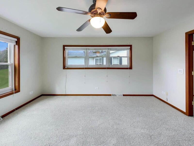1803 Paddock Court Grayslake IL 60030