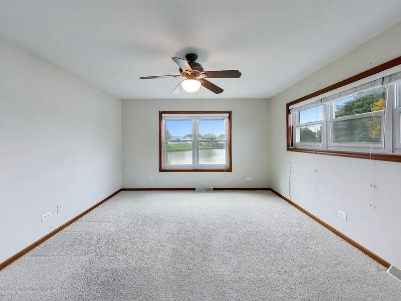 1803 Paddock Court Grayslake IL 60030