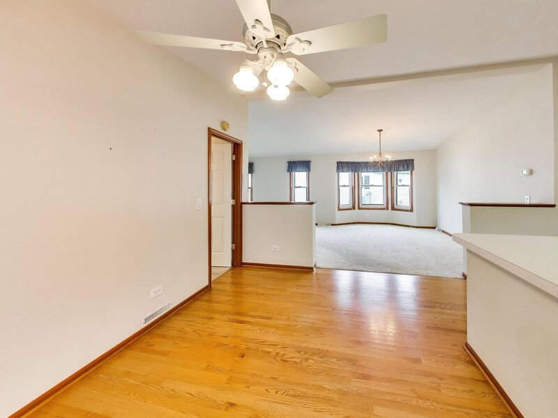 1803 Paddock Court Grayslake IL 60030