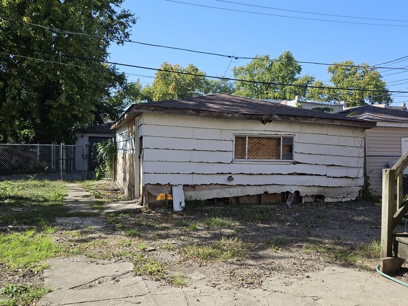 6532 S Eberhart Avenue Chicago IL 60637